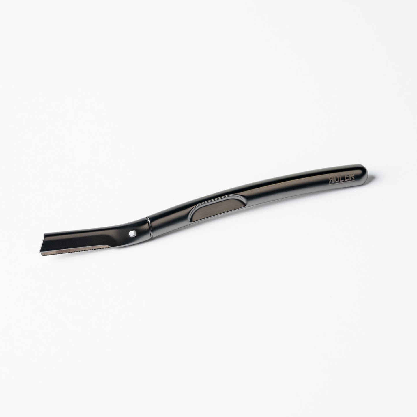 Exposed single blade design for precise shaving and clean lines